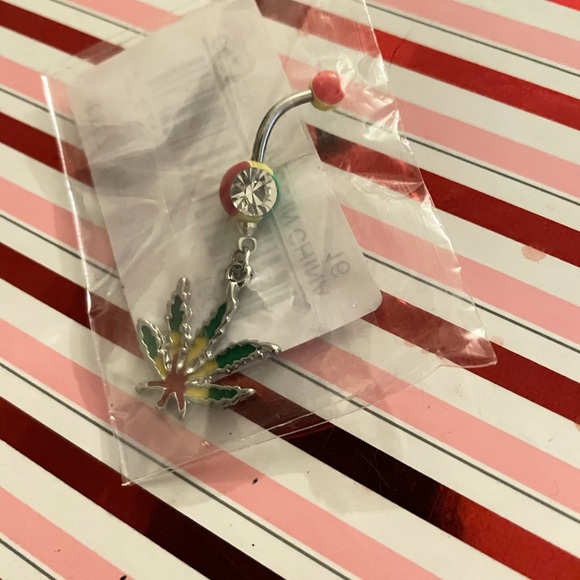 Brand New "Leaf" Belly Ring - Picture 2 of 3